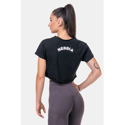 LOOSE-FIT-&-SPORTY-CROP-TOP-2