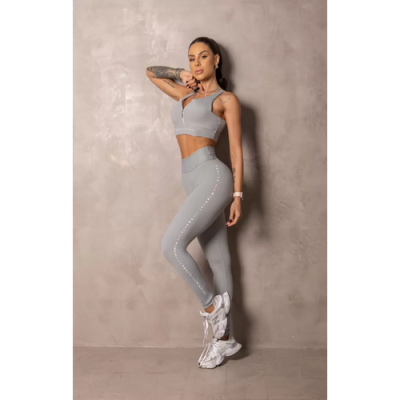 Grey Runner Top with Neckline and Zipper 2